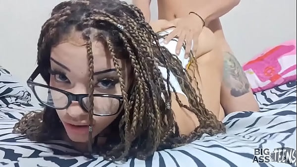 Morbosa hermana suplica que su hermano le folle sin piedad