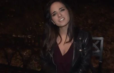 Española cachonda se deja follar por dinero como una zorra