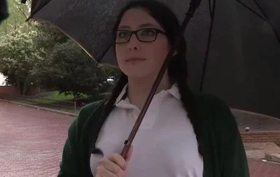 Follada Rápida de una Universitaria Española por Dinero