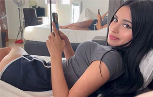 Follando a mi hermano en casa como la puta cachonda que soy