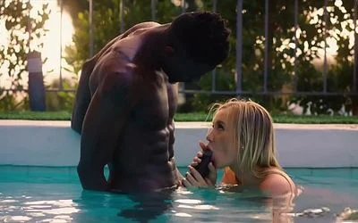 Infiel rubia coge como puta al amante de su comadre