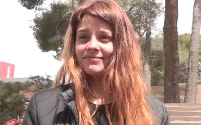 Joven universitaria española follando por primera vez con un enorme polla