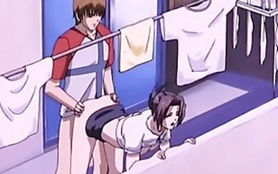 Madrastra cachonda follada a pelo por el hijastro en el sótano