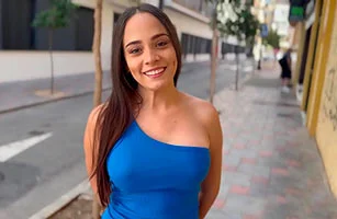 Mamada callejera: me la follé contra la pared del barrio