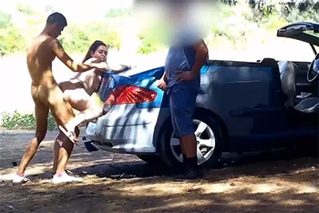 Española cachonda follada a plena luz mientras un pajero se pajea
