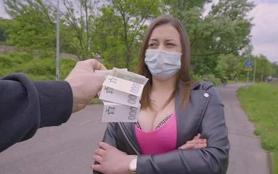 Joder con la mascarilla: se la follan por dinero