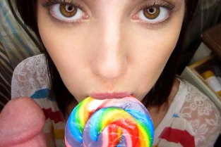 Loca cachonda follando a su novio en cámara ¡súper explícito!